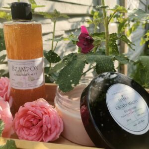 Szampon z kwiatów malwy do włosów suchych i kręconych - nawilżenie i wygładzenie 300ml